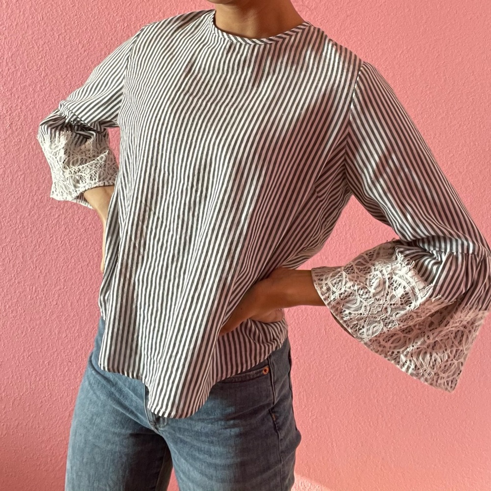 Long, bell sleeve with lace blouse